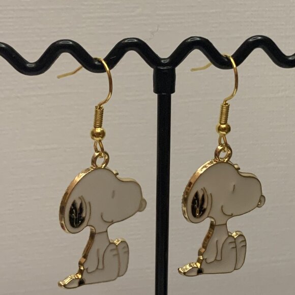 Snoopy Earrings, Snoopy Charm, Peanuts Earrings, Gift Idea, Snoopy Pendant - Picture 5 of 6